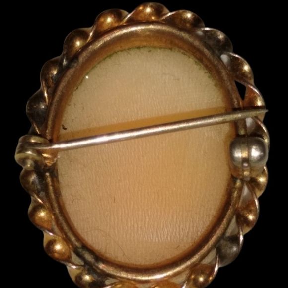 Vintage Small Cameo Brooch - Picture 4 of 10